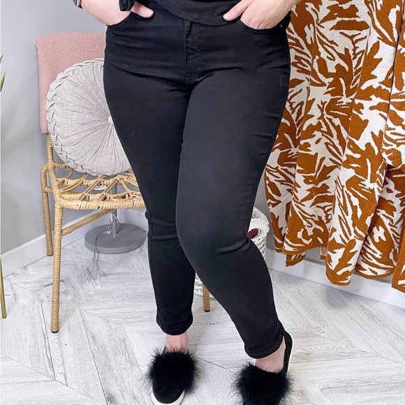 Judy Blue - BOYFRIEND HIGH WAISTED JEANS - Picture 1 of 3